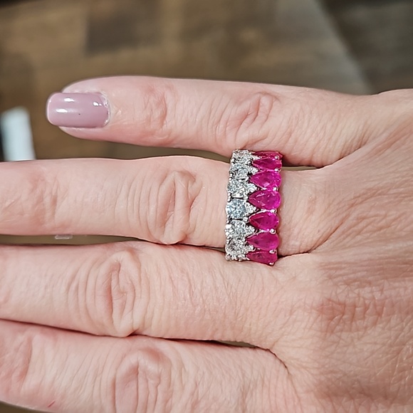 14k gold diamond and ruby ring - Picture 1 of 2